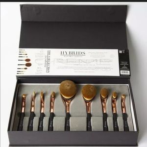 THE CRÈME SHOP 9 Piece OMG Hybrid Makeup brushes